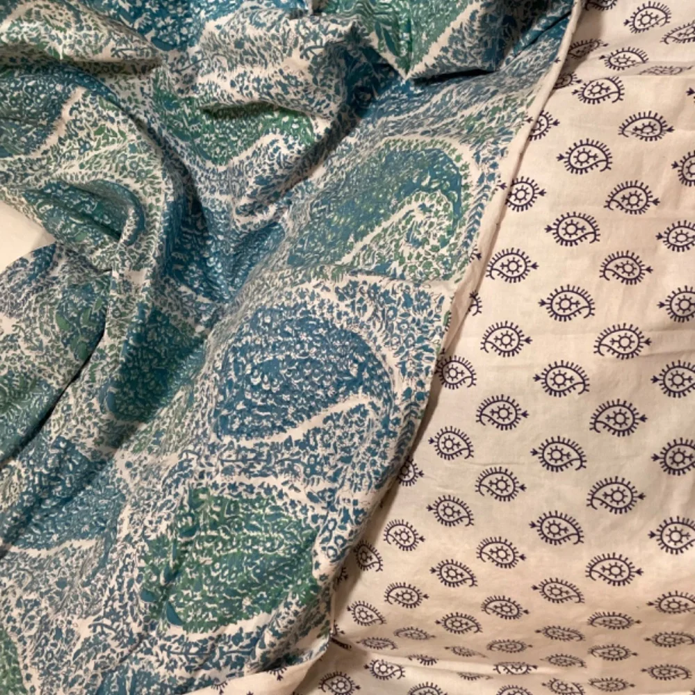 NWOT Tahari Paisley Reversible Duvet